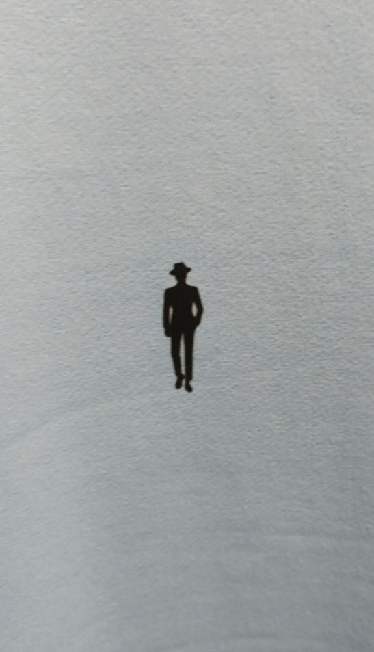 Giuliano il Bandito Pull Bleu Clair: Style Minimaliste, Élégance Assurée.
