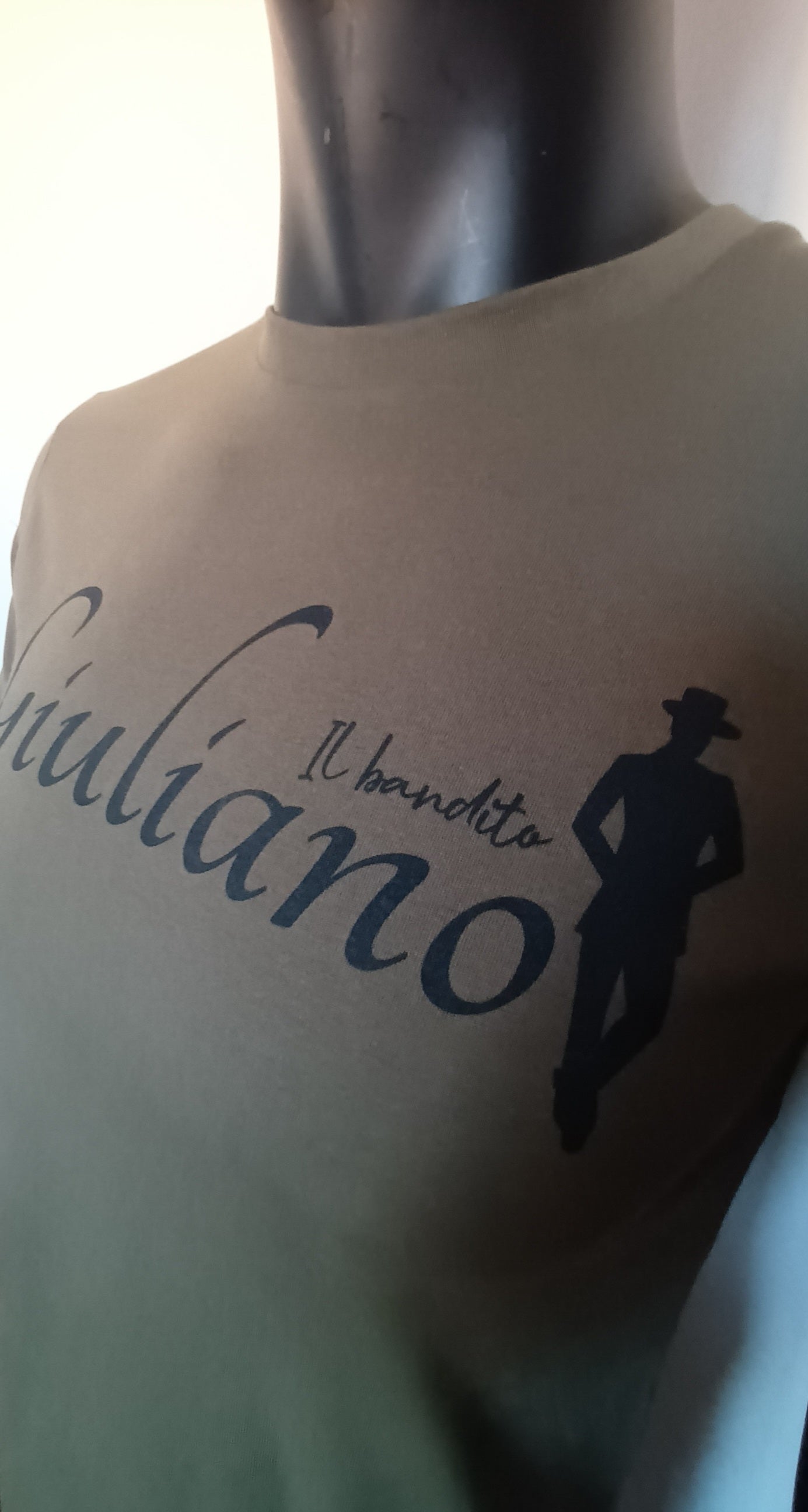 Tee-shirt giuliano il Bandito / homme / femme/ couleur kaki / taille s / neuf.